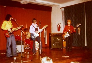 Beim Konzert im "Großen Refektorium" zeigt die Gruppe "Rainbow" ihr Können.